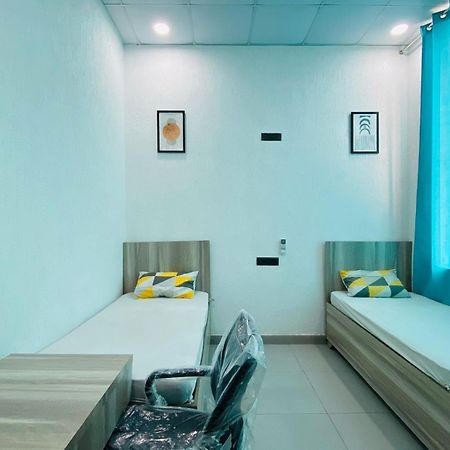 Abuzz Oxfordcaps Imperial Heights Mussoorie Dehradun Hostel Екстериор снимка