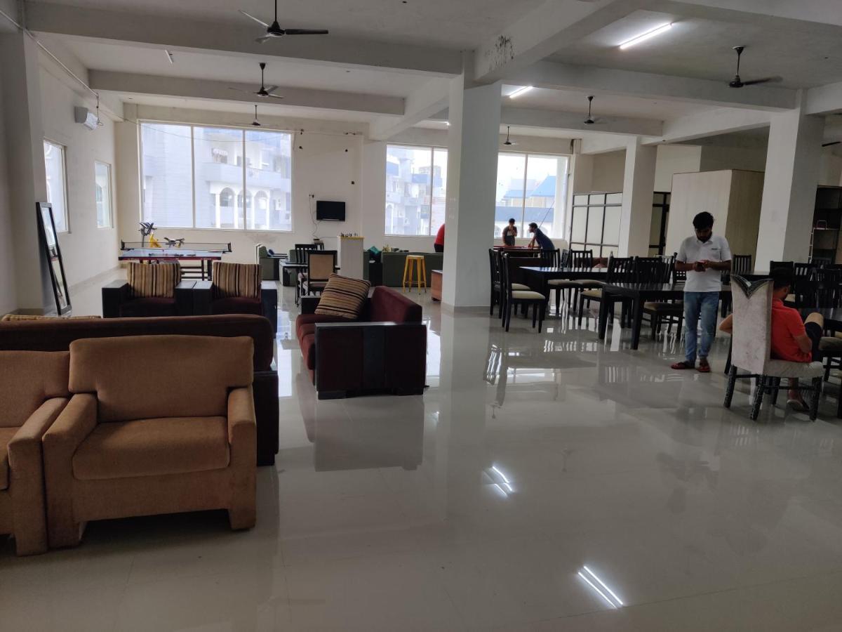 Abuzz Oxfordcaps Imperial Heights Mussoorie Dehradun Hostel Екстериор снимка