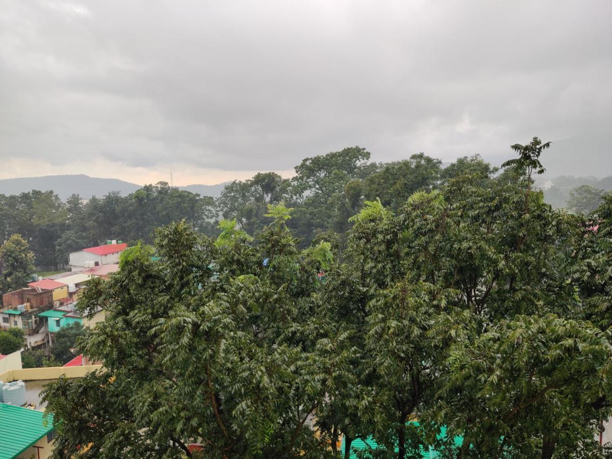 Abuzz Oxfordcaps Imperial Heights Mussoorie Dehradun Hostel Екстериор снимка