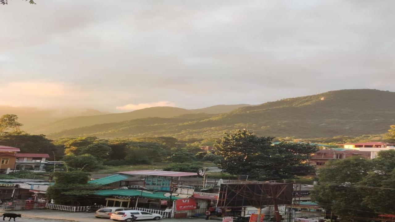 Abuzz Oxfordcaps Imperial Heights Mussoorie Dehradun Hostel Екстериор снимка