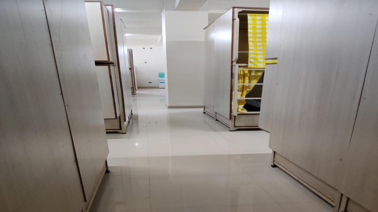 Abuzz Oxfordcaps Imperial Heights Mussoorie Dehradun Hostel Екстериор снимка